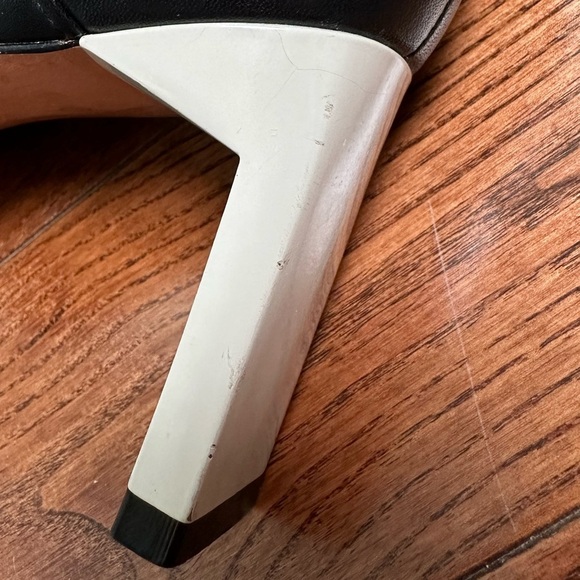 Zvelle Electra Pointed Toe Ankle Booties - Made in Brazil - Picture 11 of 12